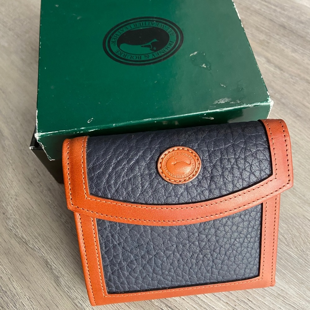 Dooney & Bourke Vintage Bifold wallet.  NWT&B